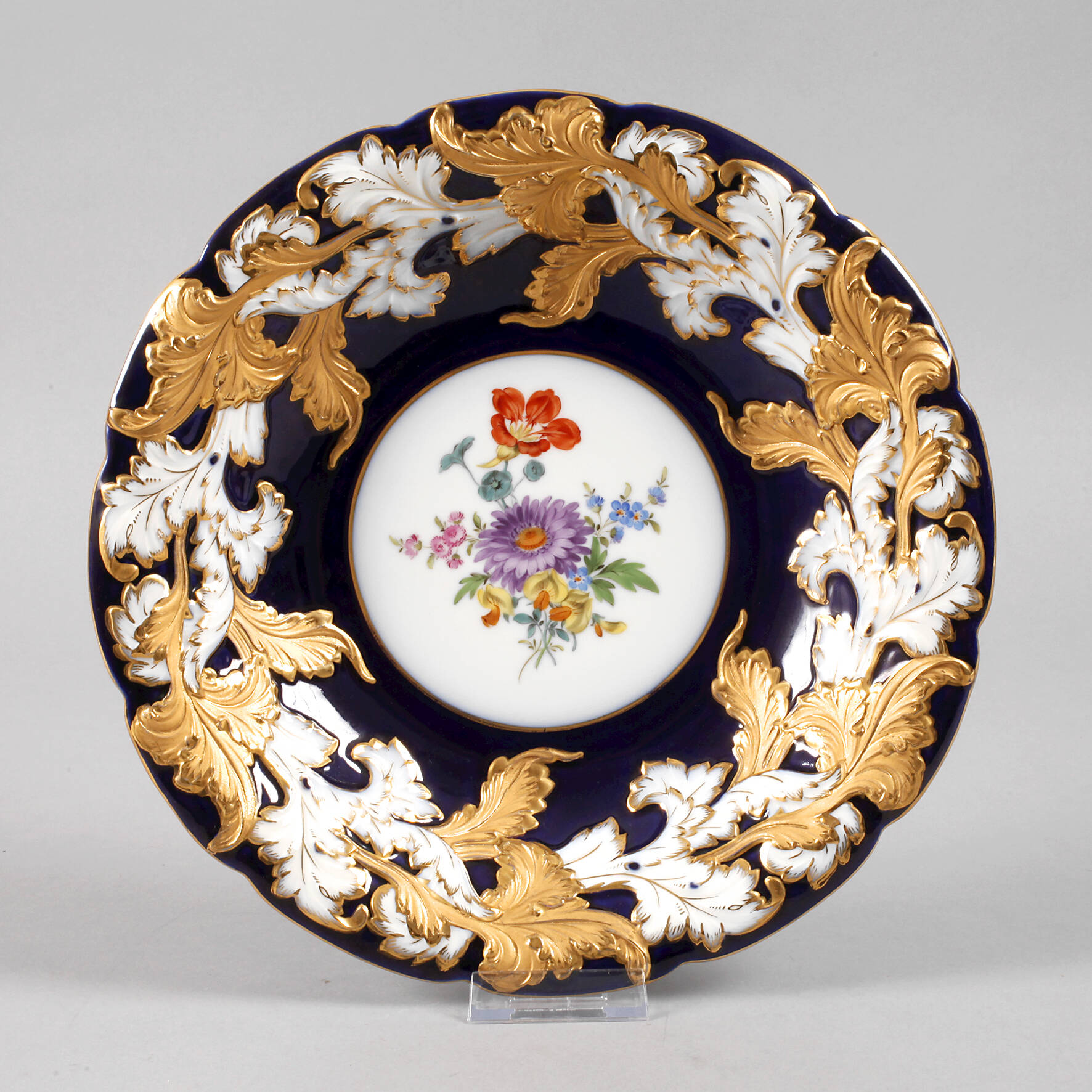 Meissen Prunkschale mit blauem Fond