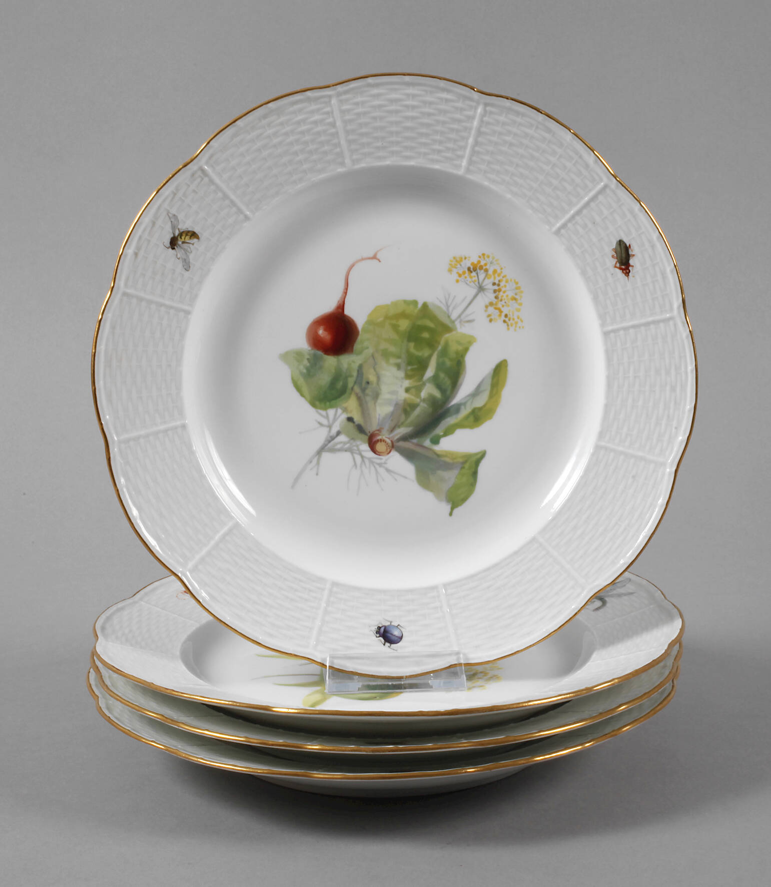 Meissen vier Speiseteller Gemüsemalerei