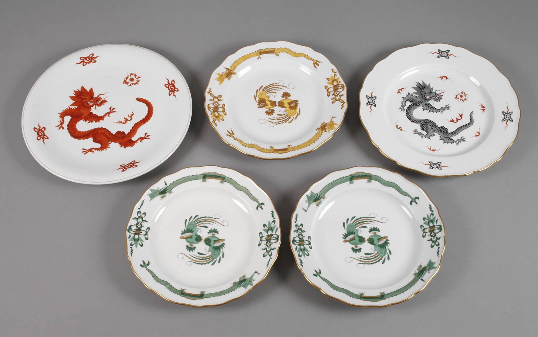 Meissen Konvolut Teller mit Drachenmotiv