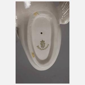 Nymphenburg "Drei Delfine mit Muschel"