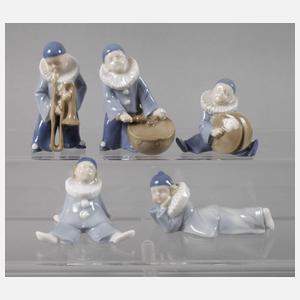 Fünf kleine Kinderfiguren