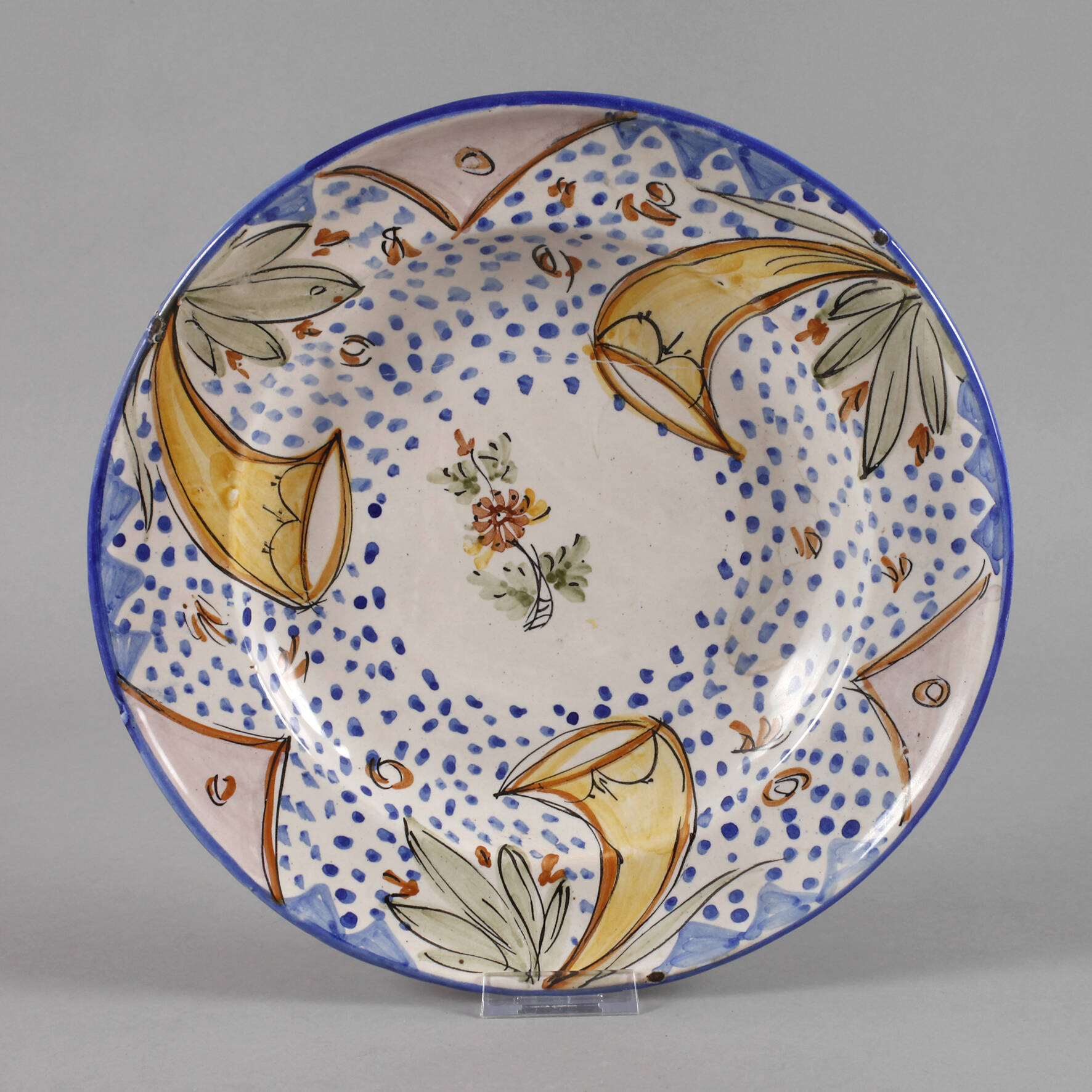 Großer Fayenceteller