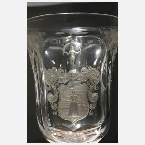 Biedermeierglas mit Wappen