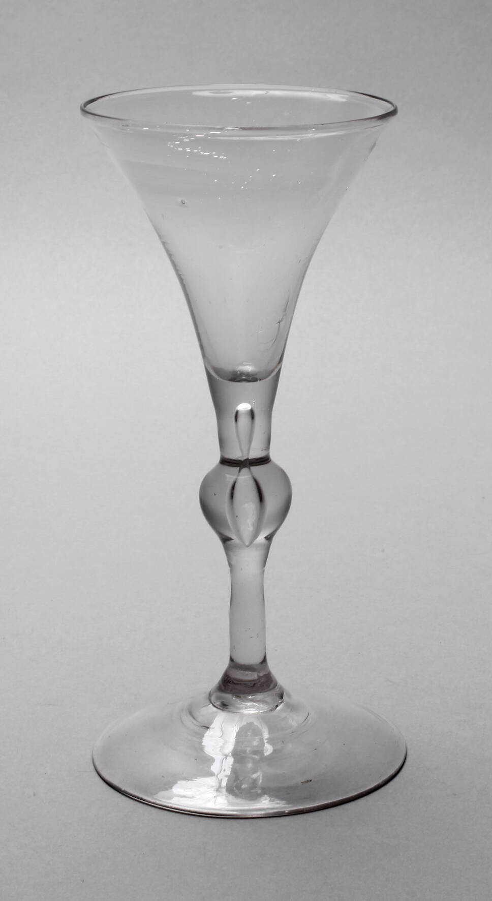 Elegantes Biedermeierglas