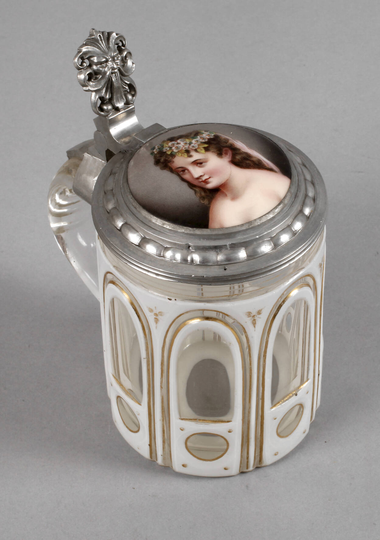 Spätbiedermeier-Krug mit Mädchenbildnis