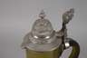 Große Bierkanne mit Zinndeckel