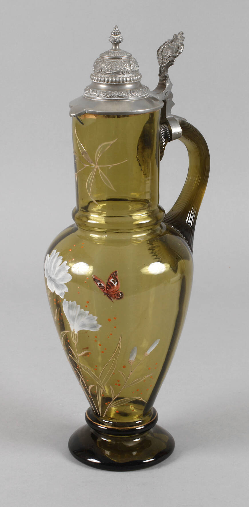 Große Bierkanne mit Zinndeckel