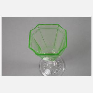 Vier Weingläser Uranglas