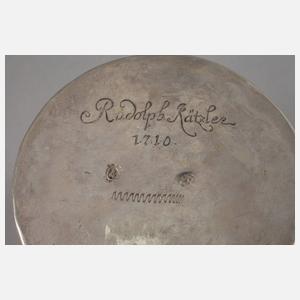 Übergroßer Silberbecher