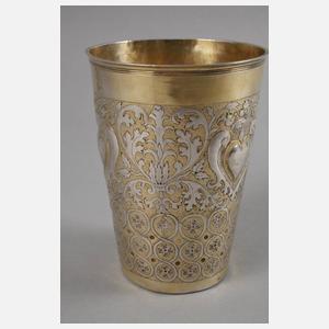 Übergroßer Silberbecher