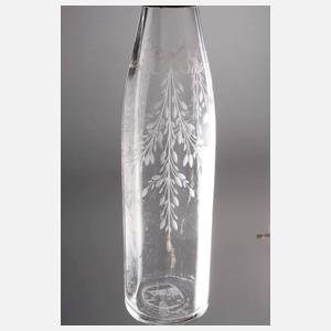 Schlanke Karaffe mit Silbermontur