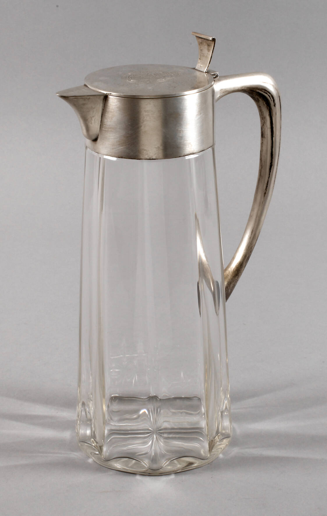 Große Glaskanne mit Silbermontierung