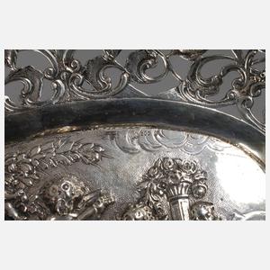 Silberschale mit musizierenden Putten