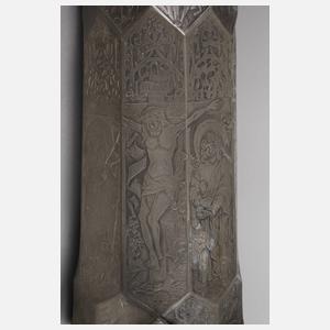 Mächtige schwere Schleifkanne