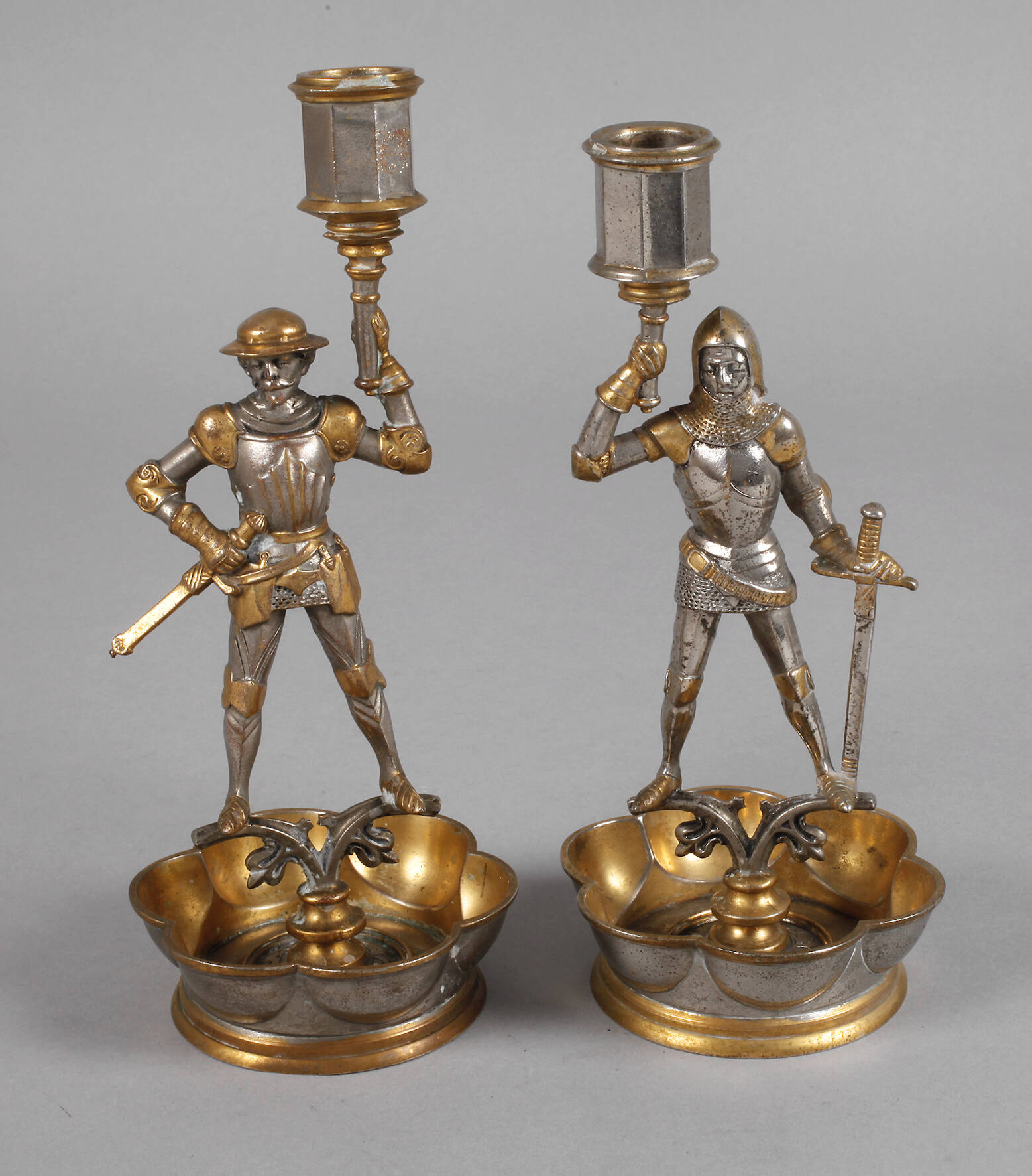 Paar historische Kerzenhalter