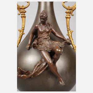 Große Balustervase mit Frauenfigur