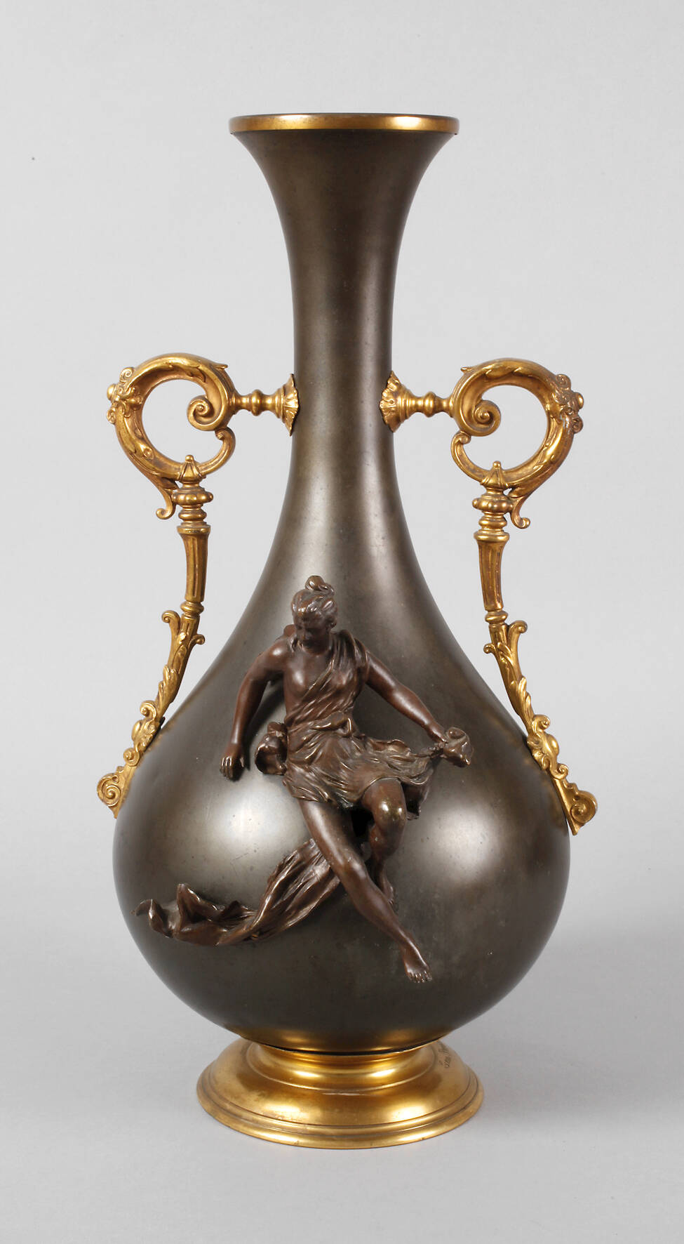 Große Balustervase mit Frauenfigur