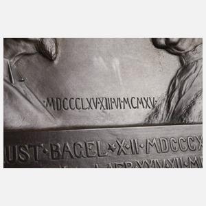 August Bauer, Relief "August und Auguste Bagel"