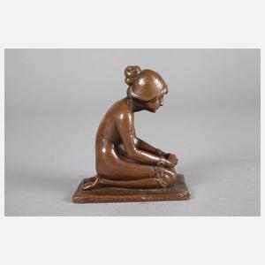 Kniender Mädchenakt