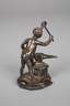 Miniatur Putto als Schmied