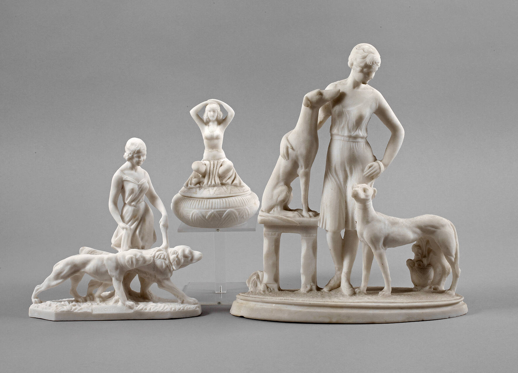 Drei Salzsteinskulpturen