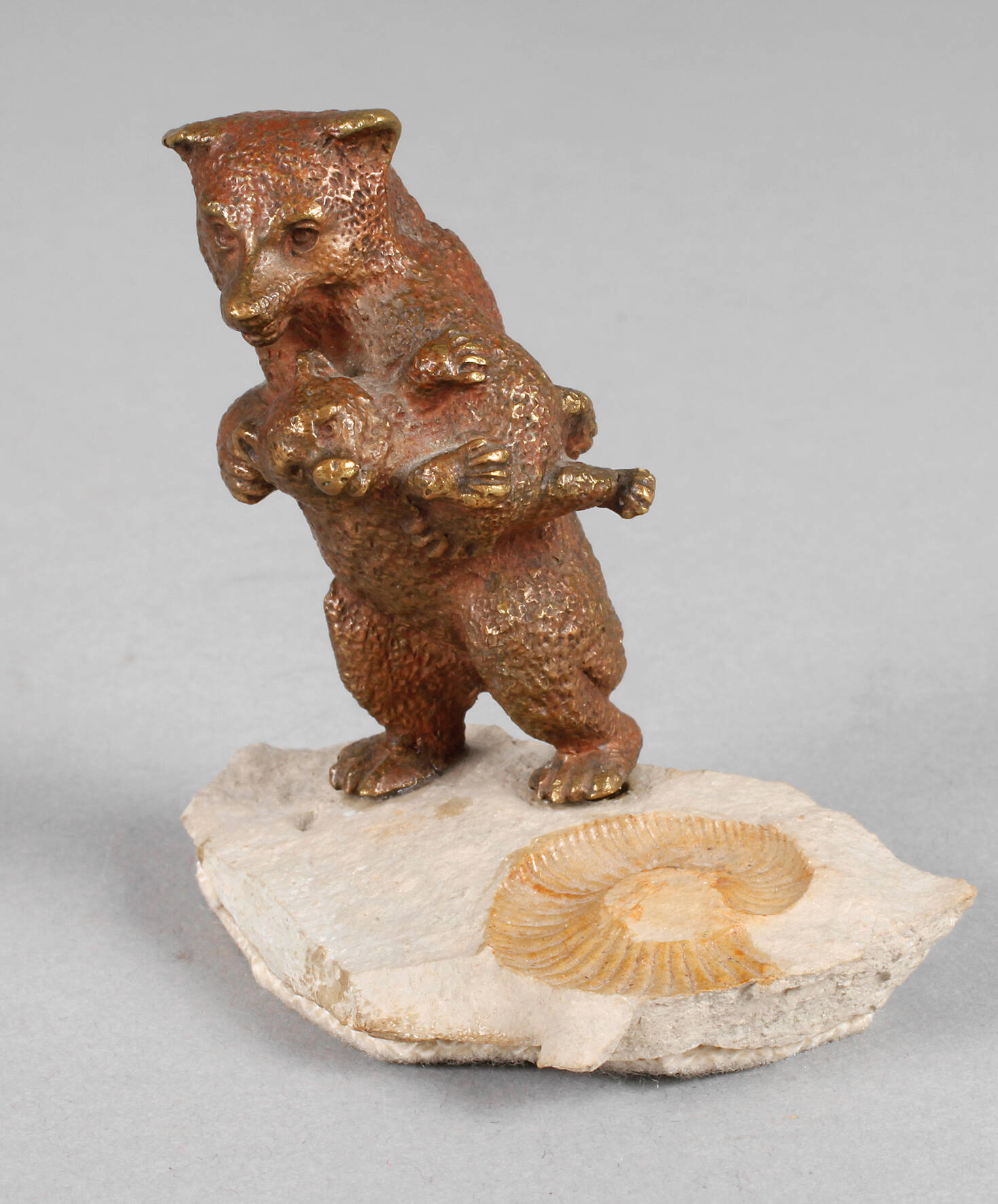 Wiener Bronze, Bärin mit Jungem