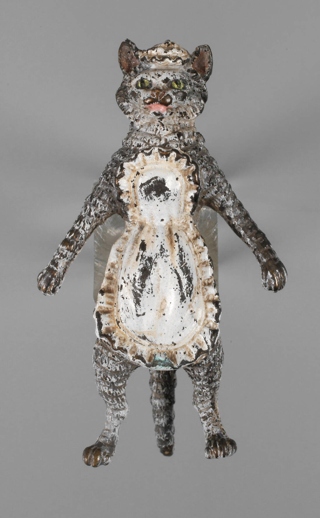 Wiener Bronze Katze als Dienstmädchen