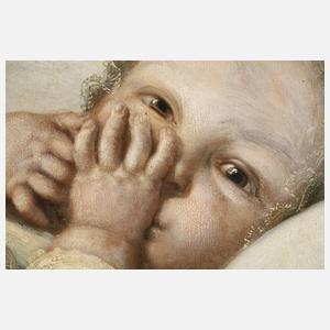 Kleinkind im Bettchen