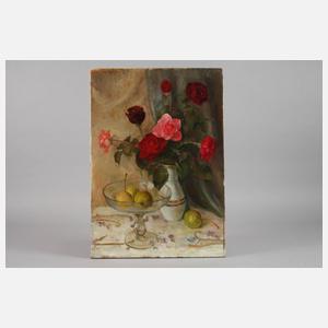 Tafelstillleben mit Rosen und Obstschale