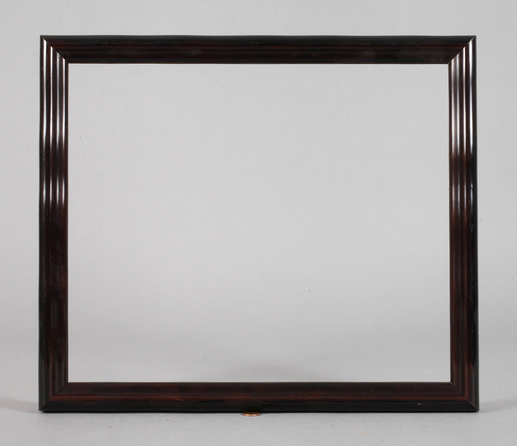 Dunkle rotbraune Lackleiste