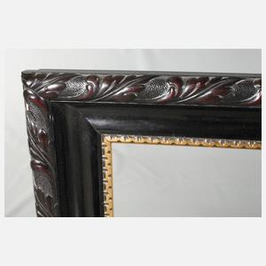 Große schwarze Lackleiste